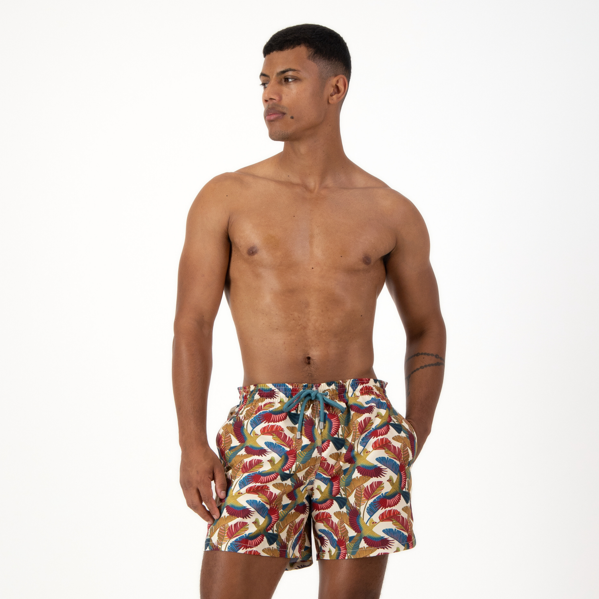 MID-LENGTH SWIM SHORTS | LOERI / CREAM