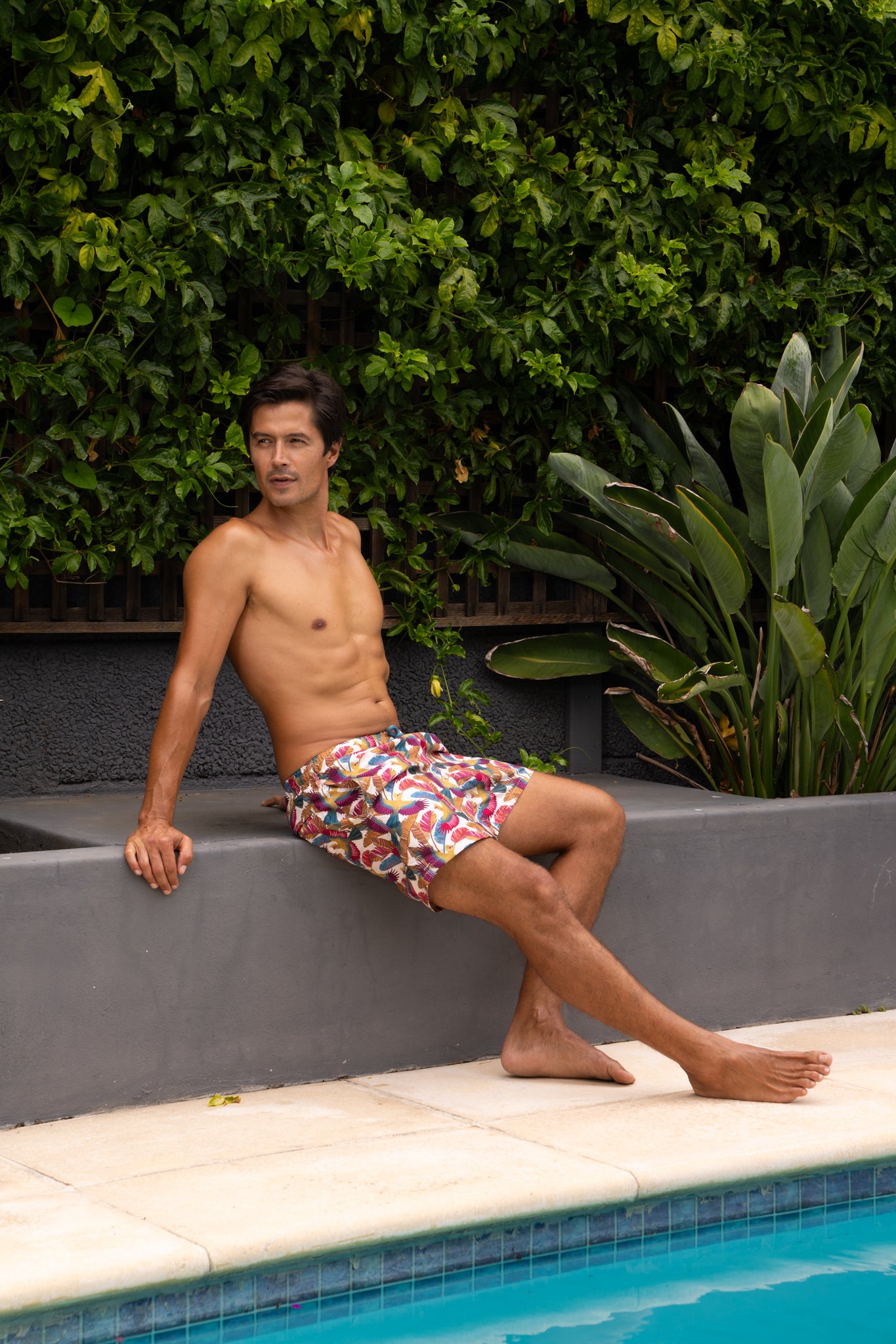 MID-LENGTH SWIM SHORTS | LOERI / CREAM